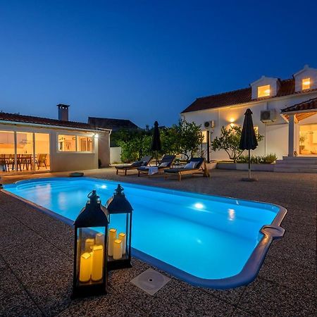Villa Bellezza มิลนา ภายนอก รูปภาพ