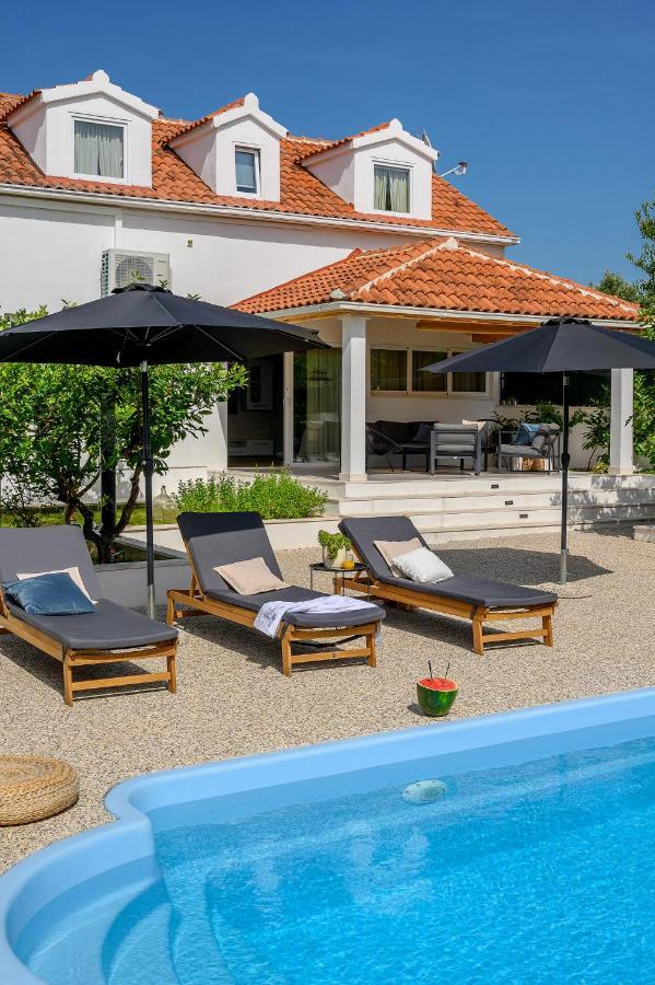 Villa Bellezza มิลนา ภายนอก รูปภาพ